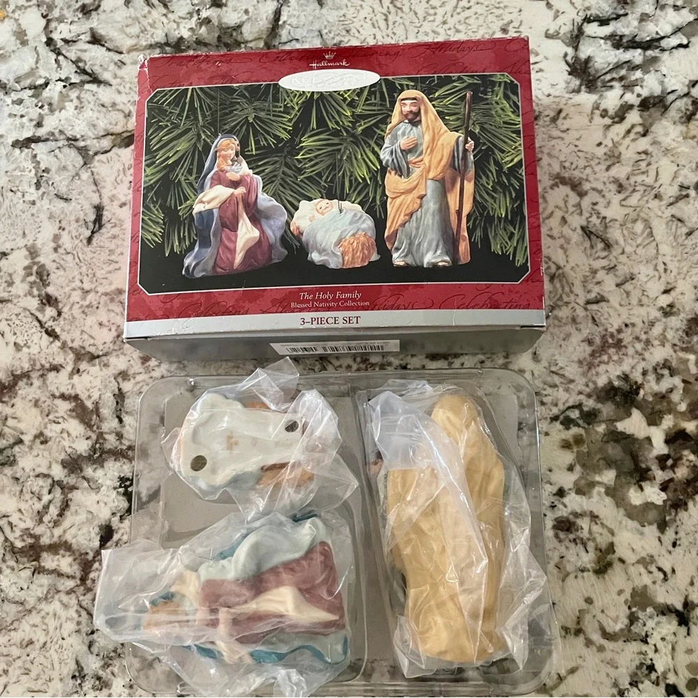 Hallmark Keepsake Ornaments The Holy Family Blessed Nativity Collection 1998